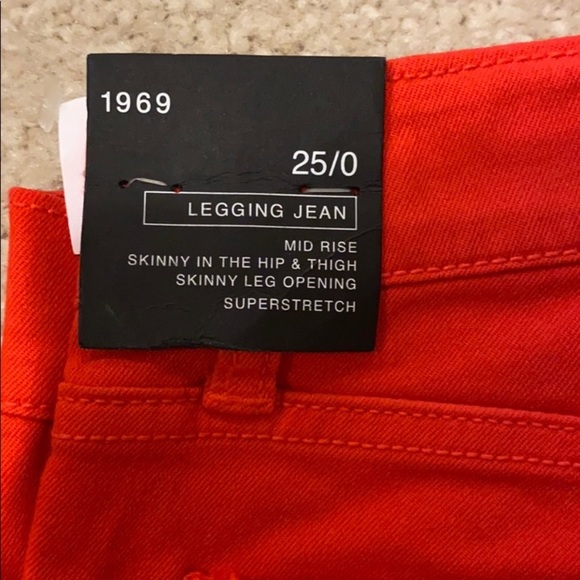 Gap Red Legging Jean Size 25 NWT - Picture 3 of 6